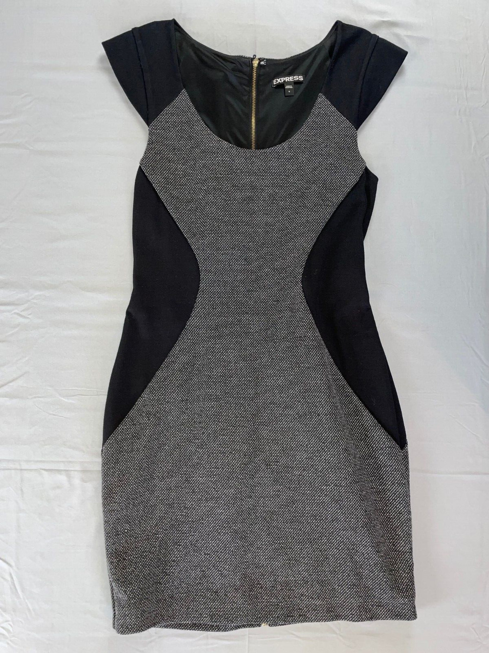 Express Lined A-Line Rear Zip Short Dress. Black and Gray, Size 6. EUC!